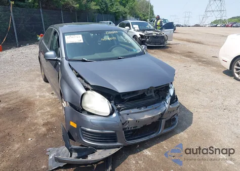 2008 Volkswagen Jetta Se/Sel z USA, uszkodzony, nr VIN 3VWRZ71K28M021055